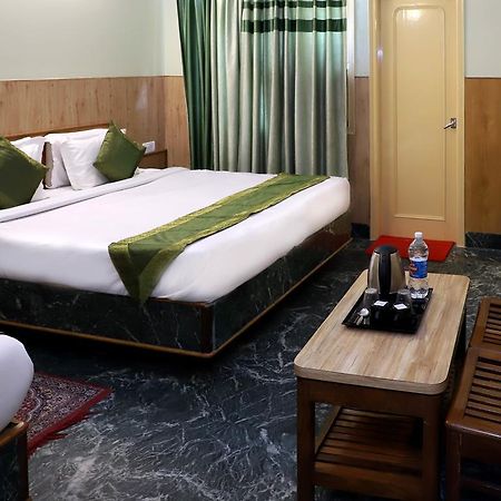 Oyo 22075 Hotel Bali Palace Katra  Luaran gambar