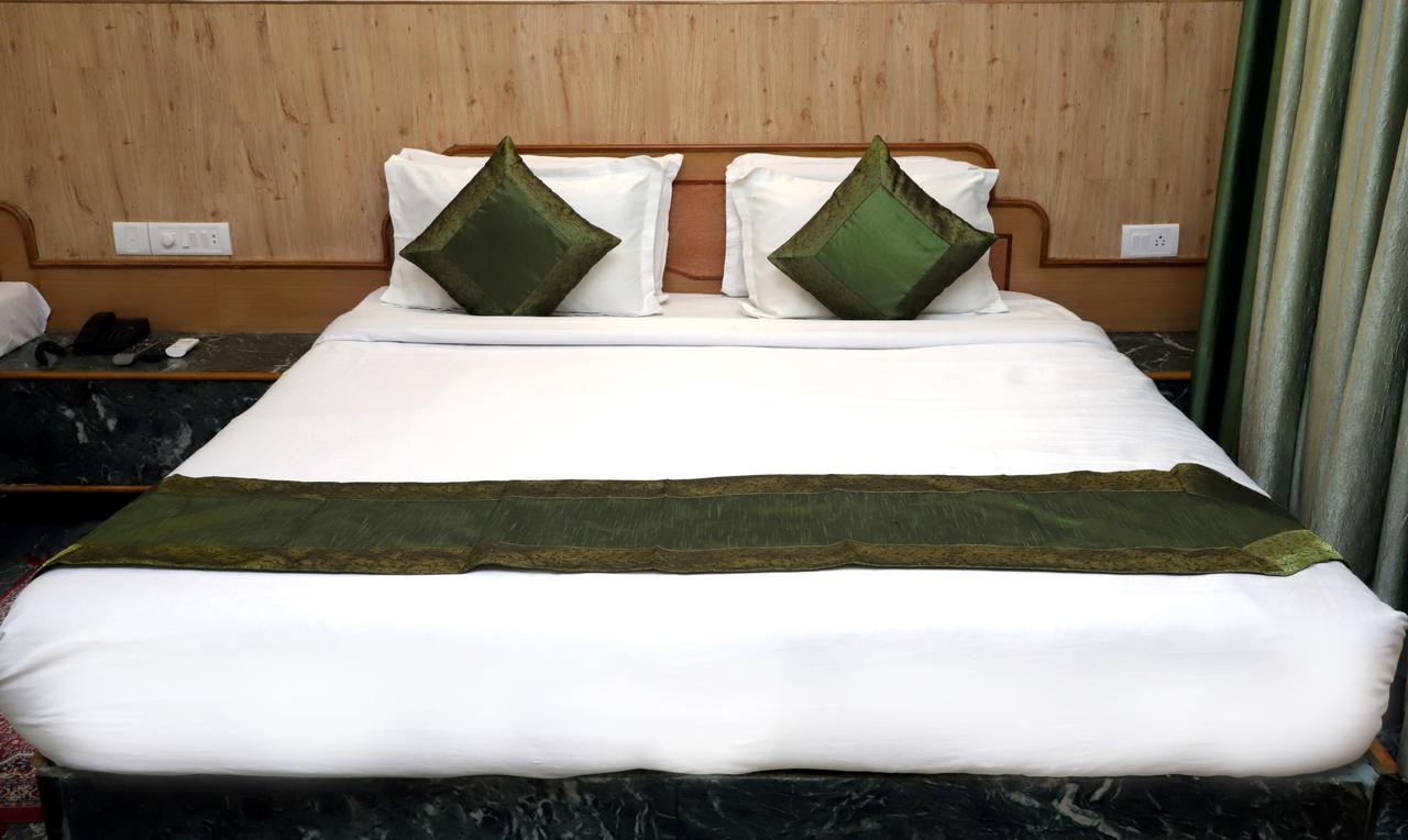 Oyo 22075 Hotel Bali Palace Katra  Luaran gambar