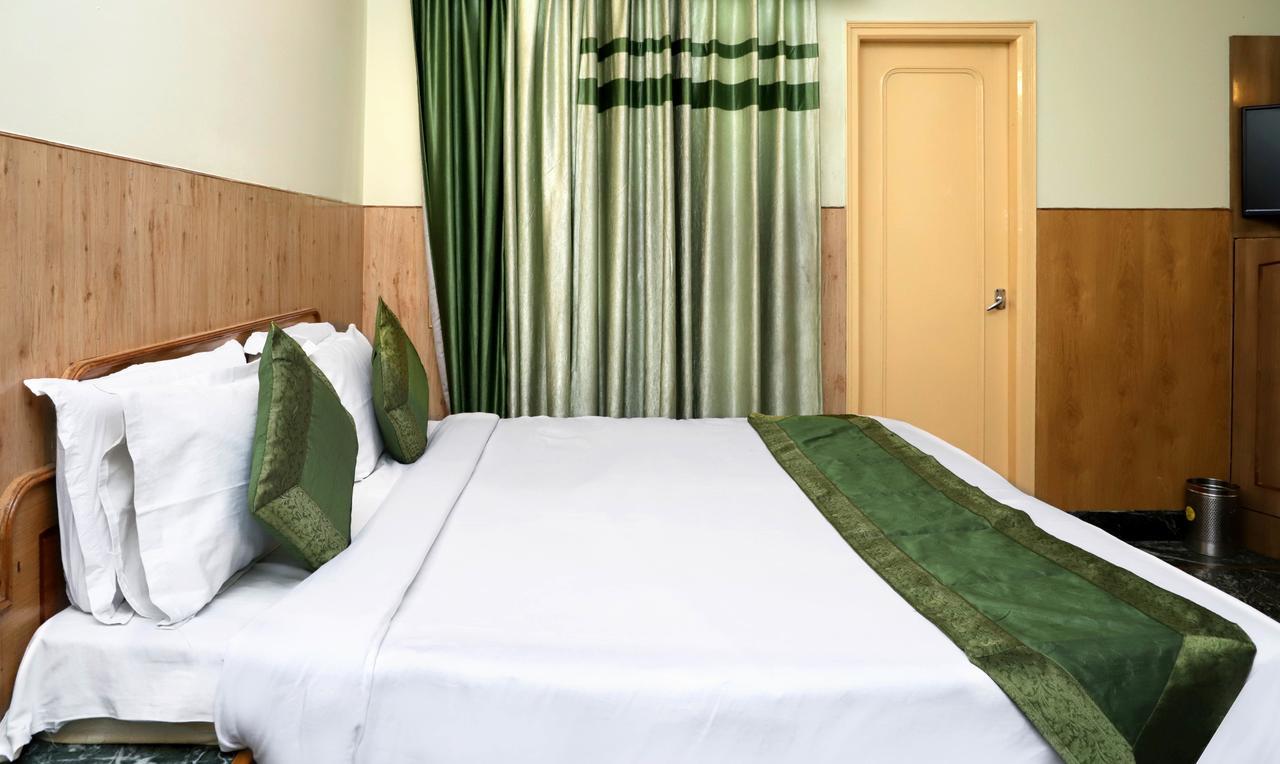 Oyo 22075 Hotel Bali Palace Katra  Luaran gambar