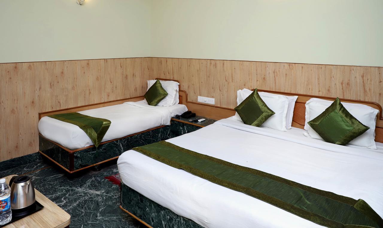 Oyo 22075 Hotel Bali Palace Katra  Luaran gambar