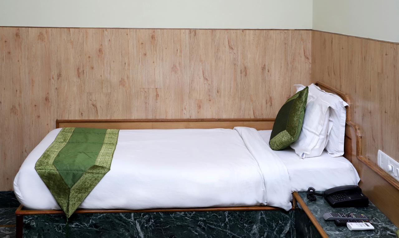Oyo 22075 Hotel Bali Palace Katra  Luaran gambar