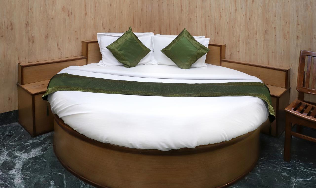 Oyo 22075 Hotel Bali Palace Katra  Luaran gambar