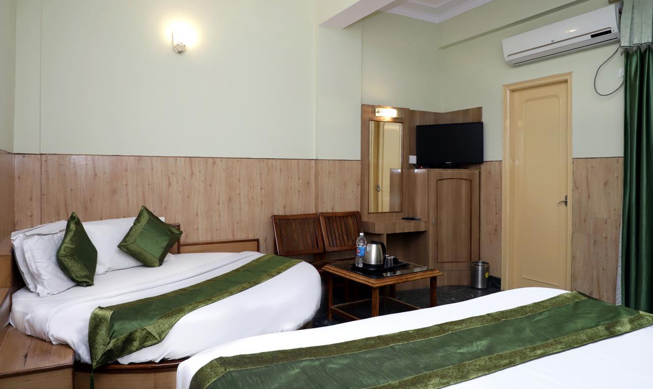 Oyo 22075 Hotel Bali Palace Katra  Luaran gambar
